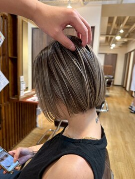 ブリッツ レボ(BLITZ-REVO) 着物ヘア/ダークアッシュ/ミディアムレイヤーカット/柏駅