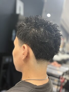 フランクスバーバーリベラルド 横浜(FRANK'S BARBER LIBERALD) メンズメンズカットブリーチパーマ