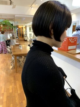 イーズ(e's) お手軽ストレートでくせ毛の方もコンパクトボブに！！