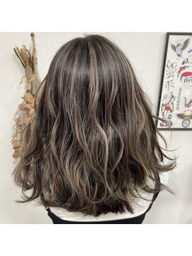 ヘアーデザインサロン スワッグ(Hair design salon SWAG) ツヤハイライトカラー
