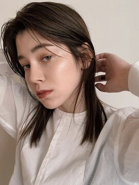 ケイトミラー(KATE Mirror) 地毛風ベージュ×切りっぱなし ミディ MAKO 表参道