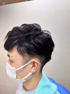 ヘアーカットデザインサロン スマッシュ 田町店(Hair cut design salon Smash) ナチュラルパート ツーブロック ショート ビジネスマン 学生