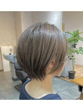 イルミナカラーによる白髪ぼかし、そもそも【白髪染め】と【白髪ぼかし】の違いって何？［東神奈川/横浜]