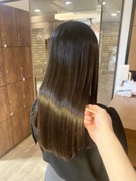 ヌーズ(Nuuds) 美髪ストレートヘア