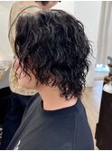 黒髪ウルフミディ　緩めのスパイラル×ウルフカット