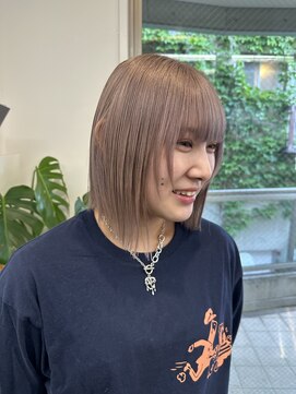 サンク 原宿 表参道(cinq) ミディアムレイヤーミルクティーベージュハッシュカット