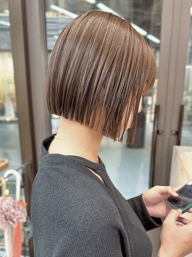 ミィ 表参道(mee.) 似合わせカット ボブヘア 縮毛矯正 ミニボブ 切りっぱなしボブ