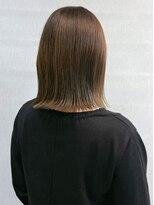 ノッポサン(Noppo3)&nbsp;アッシュベージュ 外ハネミディアム 髪質改善 艶カラー