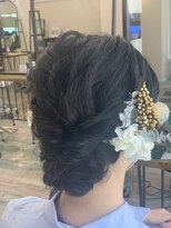 リノカヒリ(Lino kahili)&nbsp;ルーズツイストダウンアップスタイル