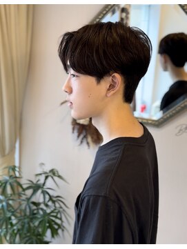 ブレイズ(BLAZE) 韓国風センターパート×刈り上げ無し×ニュアンスパーマ