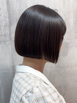 アリアバイエクラート 新宿南口店(ARiA by ECLART) 地毛風ストレートで艶々ミニボブ【takano  style】