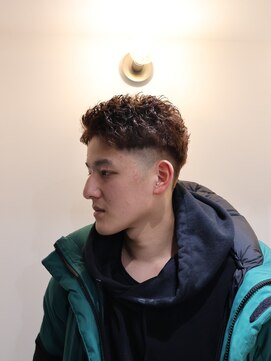 スパイキーショートパーマ