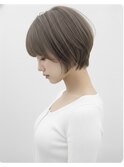 上品シルエットの大人ショート