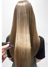 髪のフォルムを整えて、横顔・後ろ姿も美しく＊骨格や髪質に合わせたシルエットづくりで理想のスタイルに