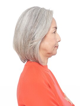 えがお美容室 【えがお美容室】グレイヘアの方に◎白髪を活かすエレガントボブ