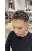 スパイキーショートベリーショートブリーチカラー刈り上げ