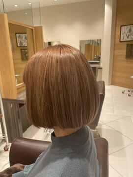 ニスタ セルクル(nista cercle) イルミナ　オレンジベージュ　ボブ