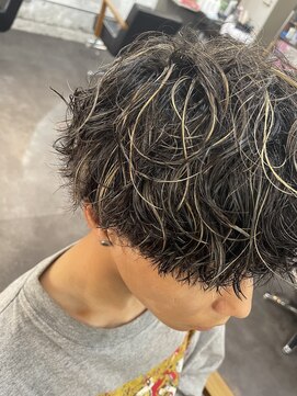 ショールーム シモノセキ(SHOW ROOM SHIMONOSEKI) #メンズパーマ#ハイライト#ツーブロック#プードルパーマ