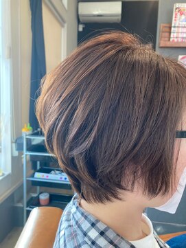 アンバー(amber) 丸みショート