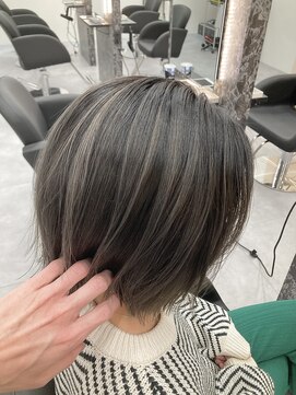 レム 長野青木島店(REM) シャドールーツ/切りっぱなしボブ