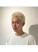 金髪スパイキーショート