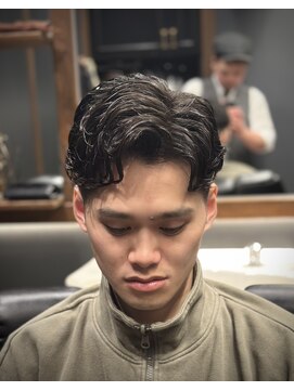 理容室　七三　フェード　パーマ　ビジネスパーマ　刈り上げ