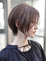 表参道白髪ぼかしウルフショートカットベージュアッシュ30代40代