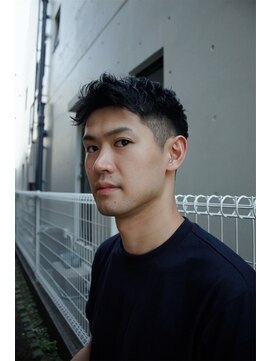 イー(E) 眉毛パーマ×刈り上げショート