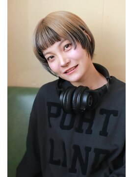 ピース(piece) ブラックフレーミングカラー　タイトショート