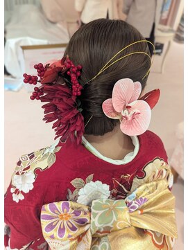 プティクローシェ バイ クオーレ(petite cloche by CUORE) タイトシニヨン