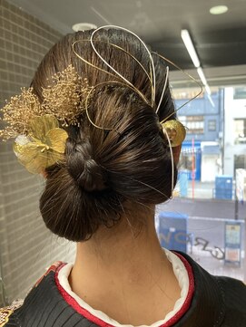 リボンシニヨン