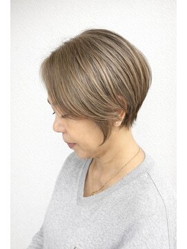 ウル(ulu) 名東区　ハイライト　白髪ぼかし　透明感カラー　ミルクティー