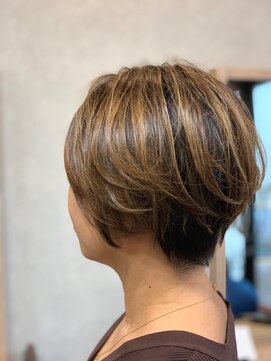 ロム(LOM) ショートボブ