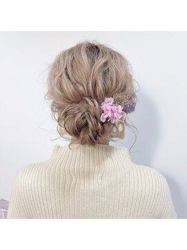 フェイバリットビューティシャルム(Favorite Beauty Charme) 二次会、パーティーにおすすめふんわりお団子スタイル