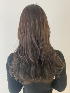 インビテーション(invitation) ウェーブヘア×モーブアッシュ