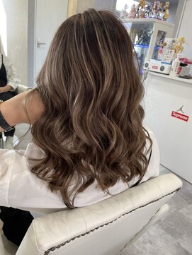 ホワイト(WHITE) [WHITE RYOTA]大人ハイライトはいかがですか？