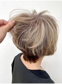 ショートでも立体感アップ 白髪活かしグレージュ 40代50代60代