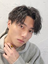 フィフス 原宿(fifth)&nbsp;無造作ツイストスパイラルパーマツーブロックマッシュコンマヘア