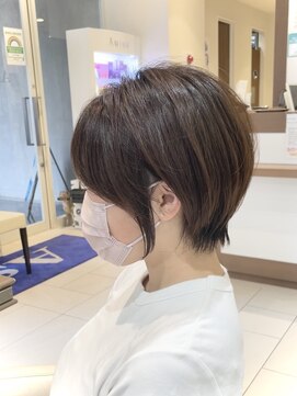 アッシュ 大泉学園店(Ash) 【絶壁解消】丸みショートボブ