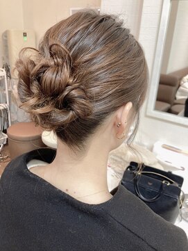 アールイー(Re:) シニヨンアレンジ シニヨン