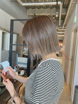 クリアオブヘアー リット(CLEAR of hair LiT) 透明感抜群！切りっぱなしボブ