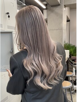 ヴァーディ オモテサンドウ(Vardy omotesando) ハイトーンロング・表参道ケアブリーチ・グレージュカラー・吉永