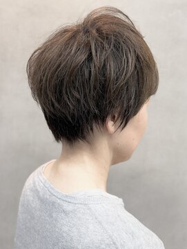 メグロ 相模大野(MEGURO) 白髪ぼかし/ミニウルフ/チェリーブラウン/ホワイトグレージュ58