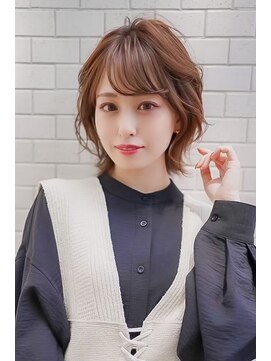 ギークス(GEEKS) 【GEEKS渋谷】くびれボブ/ミディアムレイヤー/小顔/大人ベージュ