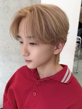 サンクマーケット 渋谷(cinq MARKET) センターパートとも相性の良いミルクティーカラー