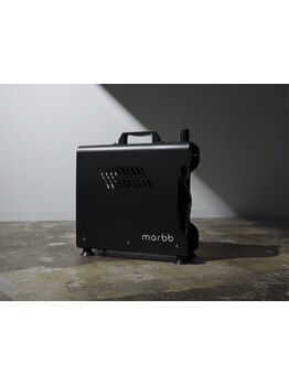 [marbb/マイクロバブル]がしっかり毛穴に入り込み、皮脂汚れや残留シャンプーを丁寧に除去◎