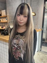 ネハス(nehus.)&nbsp;ブリーチ/ミディアムヘア/デザインカラー/フェイスフレーミング