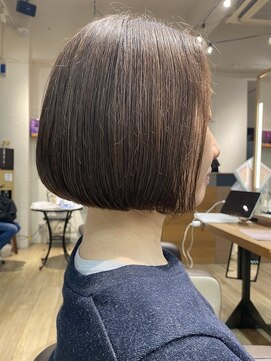 ローグ(Logue) ワンレンボブ ナチュラルカラー