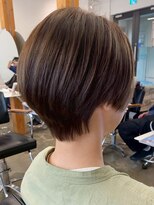 アコロン 武蔵小杉(acoron.) 上品フォルムのタイトショートボブ【武蔵小杉】