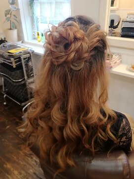 ヘアメイクアンドスパ エステ カエル(Hair make&SPA Kaeru) ☆薔薇／結婚式ハーフアップスタイル☆